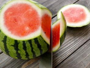 如何制作娱乐圈吃瓜素材,如何轻松制作热门吃瓜素材