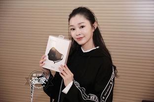 娱乐吃瓜李小花,娱乐圈的“吃瓜群众”如何成为焦点人物